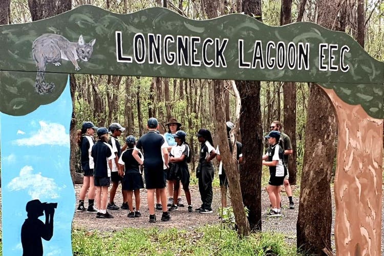 Students learning in the bush at Longneck lagoon